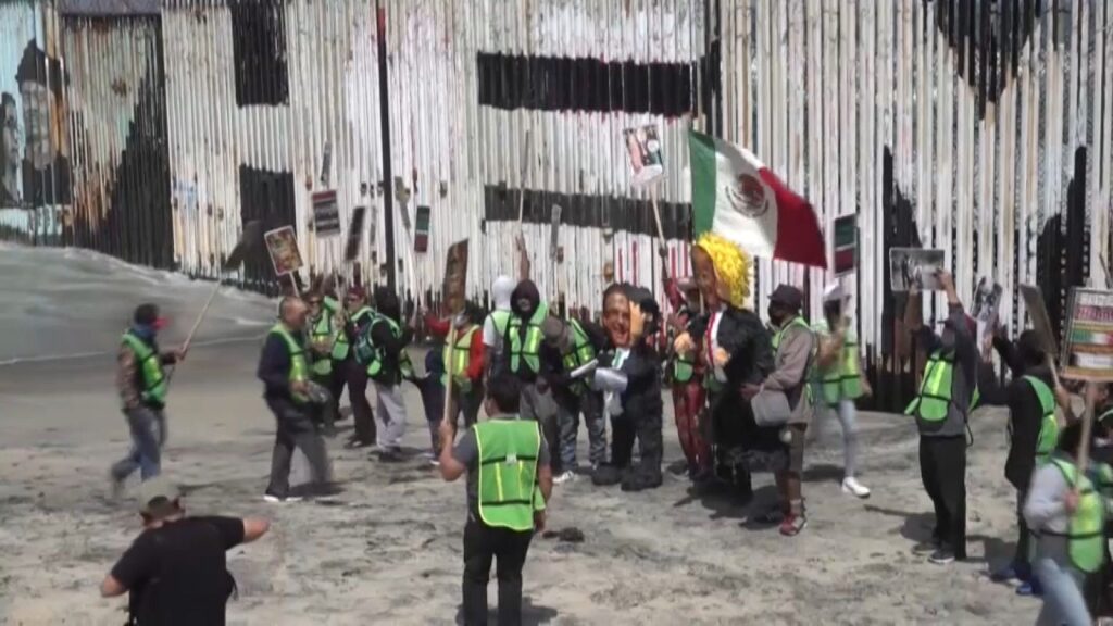 Estados Unidos refuerza medidas fronterizas ante flujo migratorio récord 1 Récord de detenciones de migrantes en la frontera entre México y ...