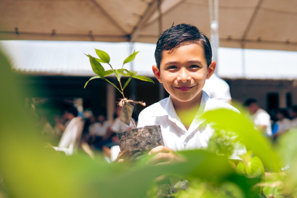 Gobierno lanza campaña de educación ambiental en escuelas 1 Gobierno lanza campaña de reforestación en el occidente del país ...