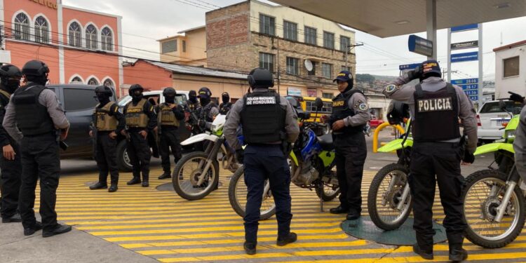 Se intensifican operativos contra el crimen en zonas conflictivas 1 Intensifican operaciones contra estructuras criminales en Honduras